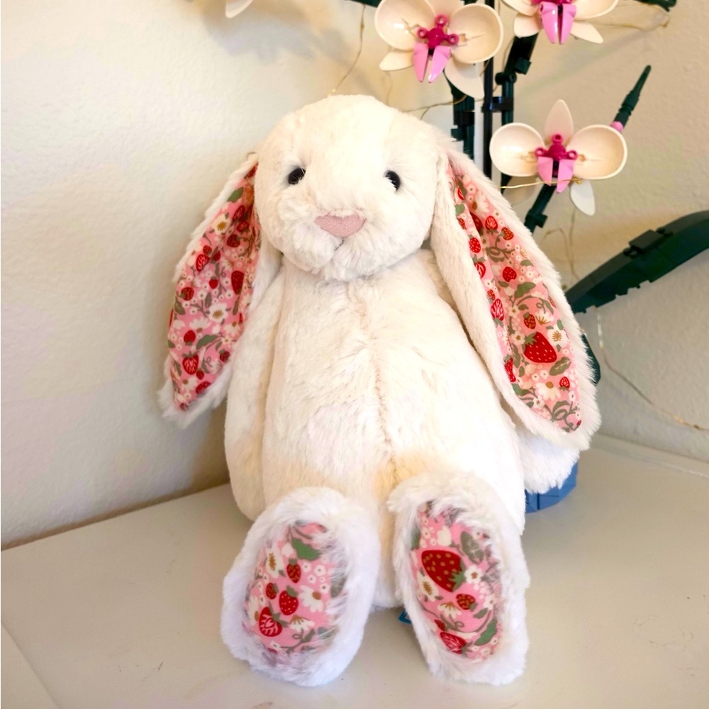 Jellycat Blossom Cream Bunny ‘Berry’ Medium
